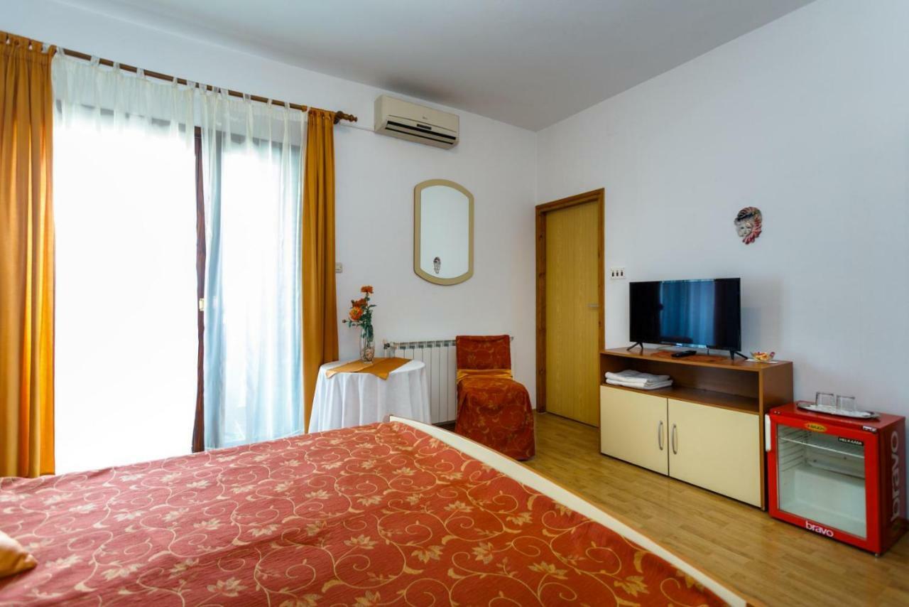 Rooms Mimi Veglia Exterior foto