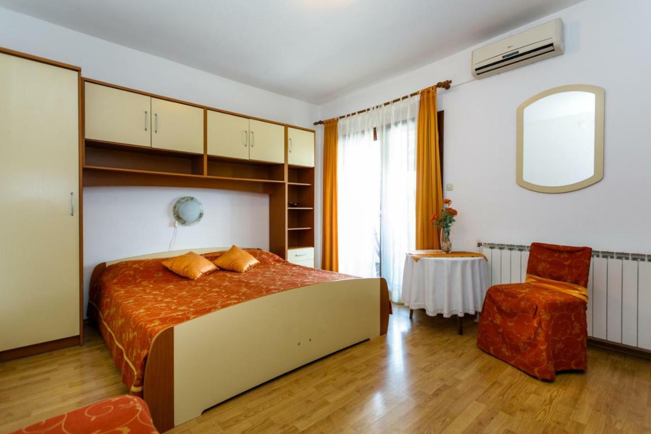 Rooms Mimi Veglia Exterior foto