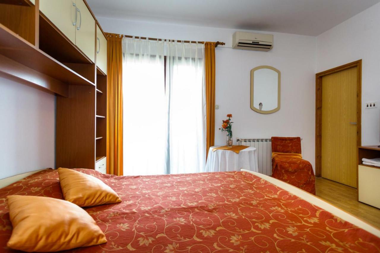Rooms Mimi Veglia Exterior foto