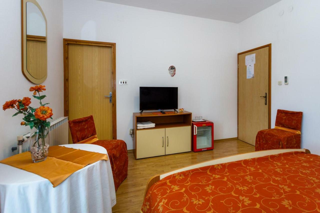 Rooms Mimi Veglia Exterior foto