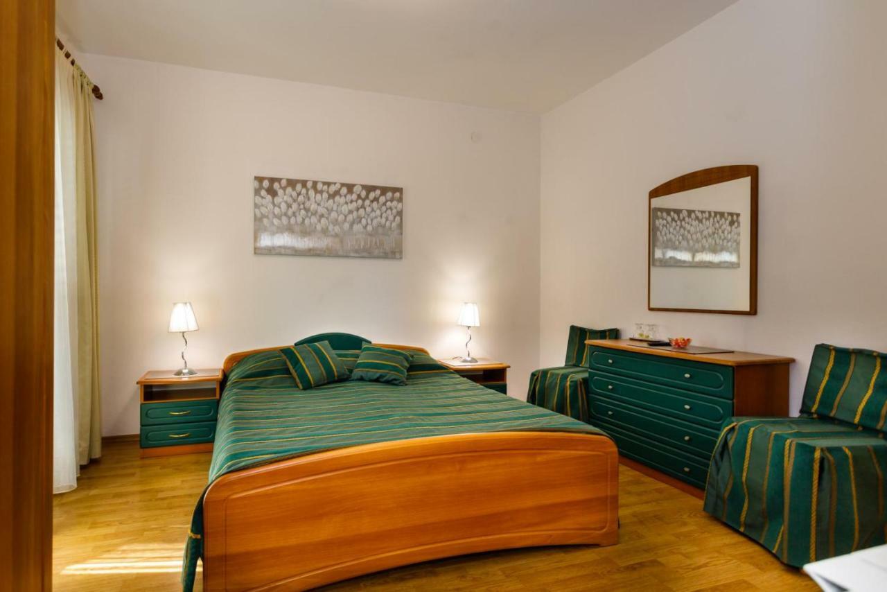 Rooms Mimi Veglia Exterior foto