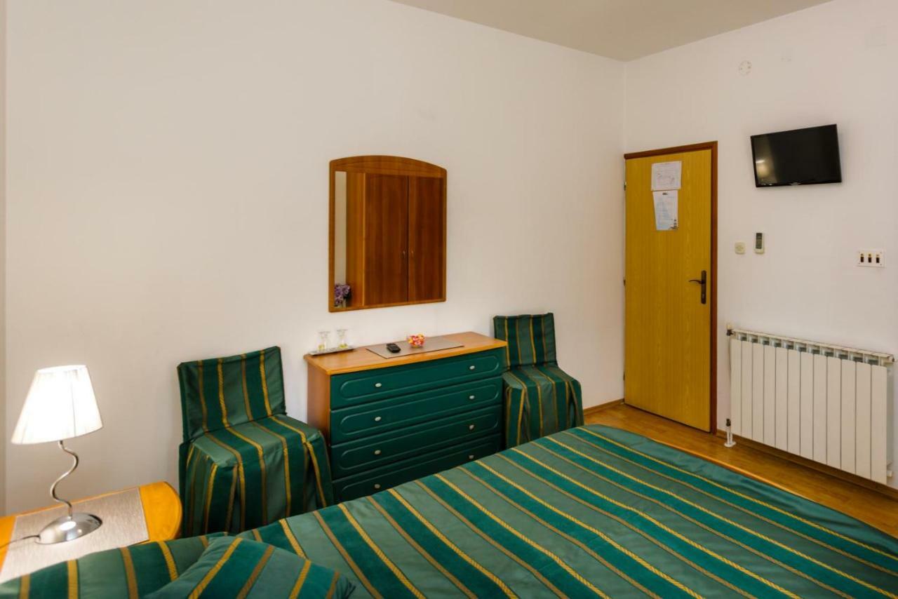 Rooms Mimi Veglia Exterior foto