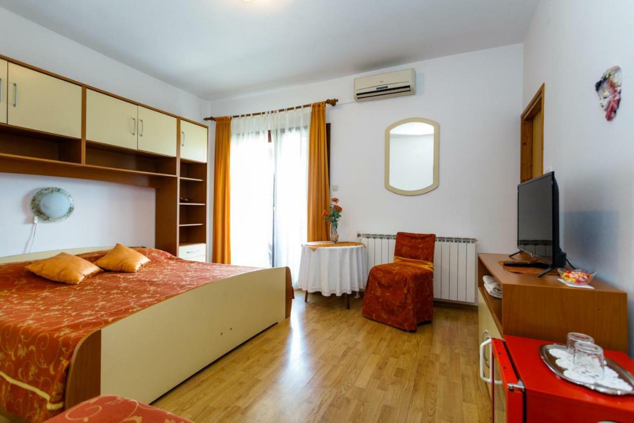Rooms Mimi Veglia Exterior foto